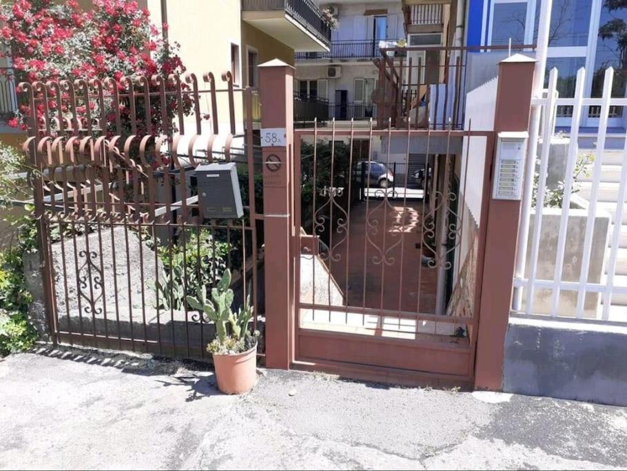 Appartamento Da Nella Giardini Naxos Eksteriør bilde